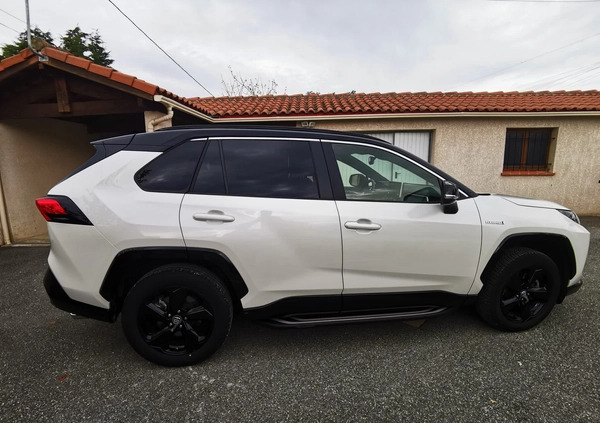 Toyota RAV4 cena 18000 przebieg: 49000, rok produkcji 2019 z Piechowice małe 137